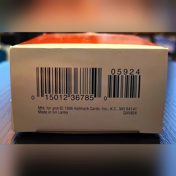 Hallmark Keepsake 1996 "Fan-tastic Season" Fan Dog Sports Ornament Vintage - Picture 5 of 5